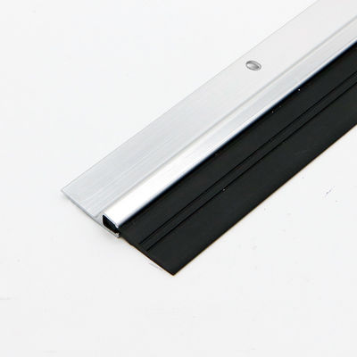 Schraube reparierte 43mm Höhen-Tür-unteren Dichtungs-Streifen mit PVC-Gummi