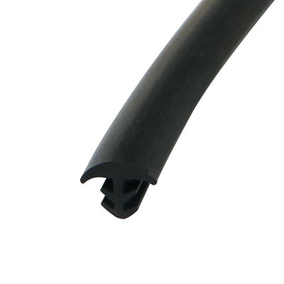 Schlitz-Art PVC-Türdichtungs-Streifen-fester Bogen formte 8*2mm Mehrfarben gestützt